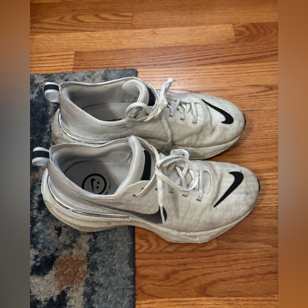 Nike invincible 3 shoes women’s 9.5